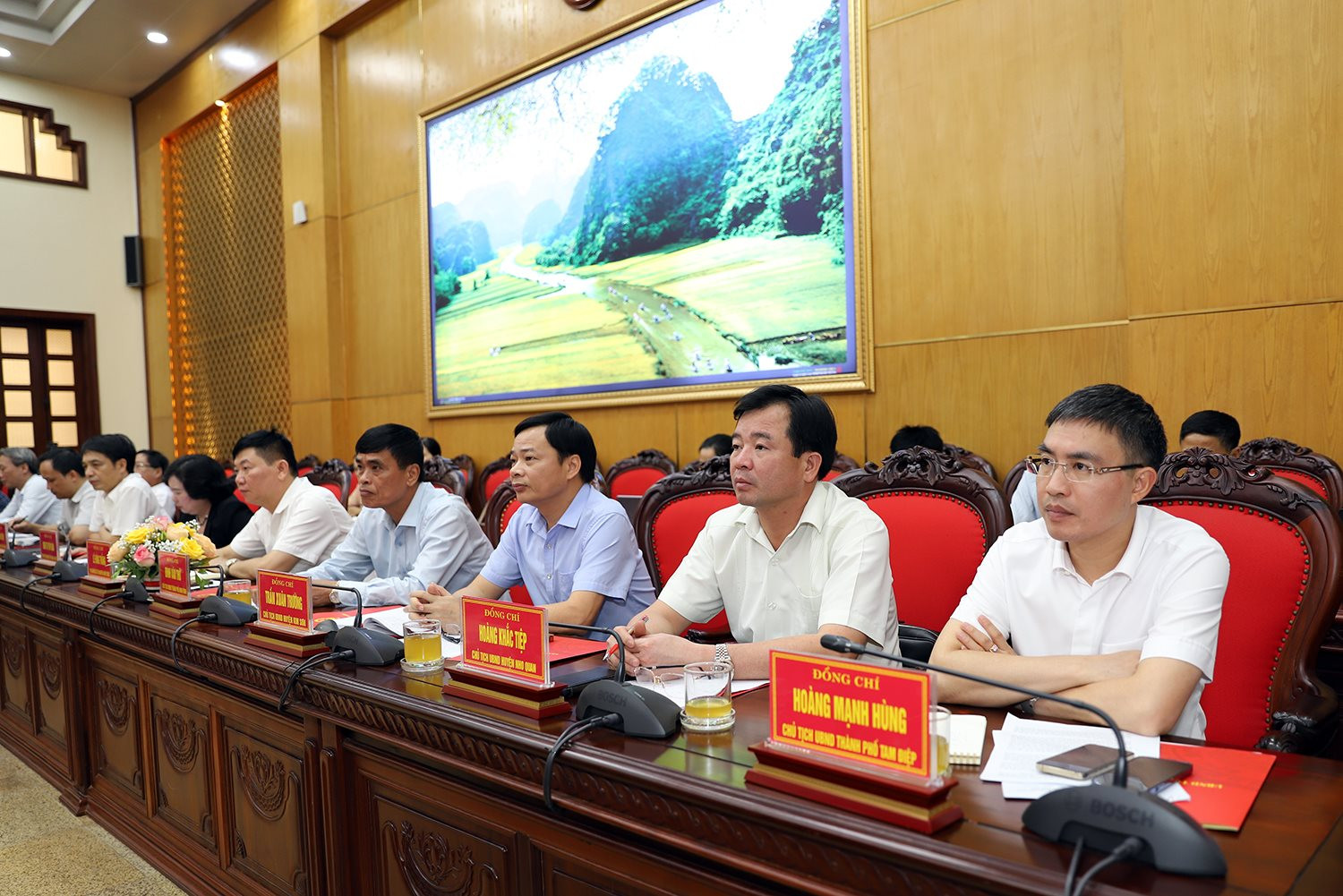 Bộ trưởng Đặng Quốc Khánh làm việc với Lãnh đạo tỉnh Ninh Bình về công tác quản lý tài nguyên và môi trường