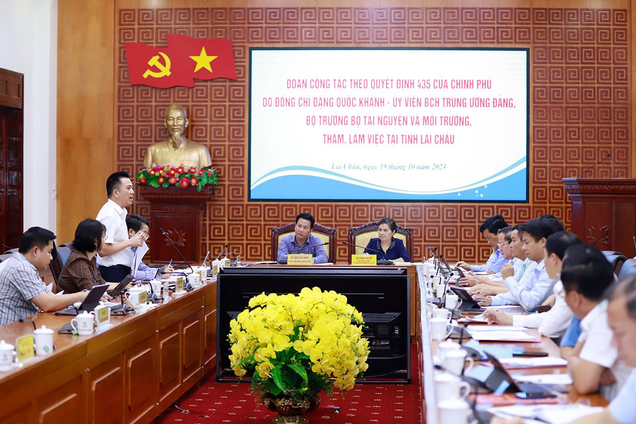Bộ trưởng Bộ Tài nguyên và Môi trường Đặng Quốc Khánh làm việc tại tỉnh Lai Châu