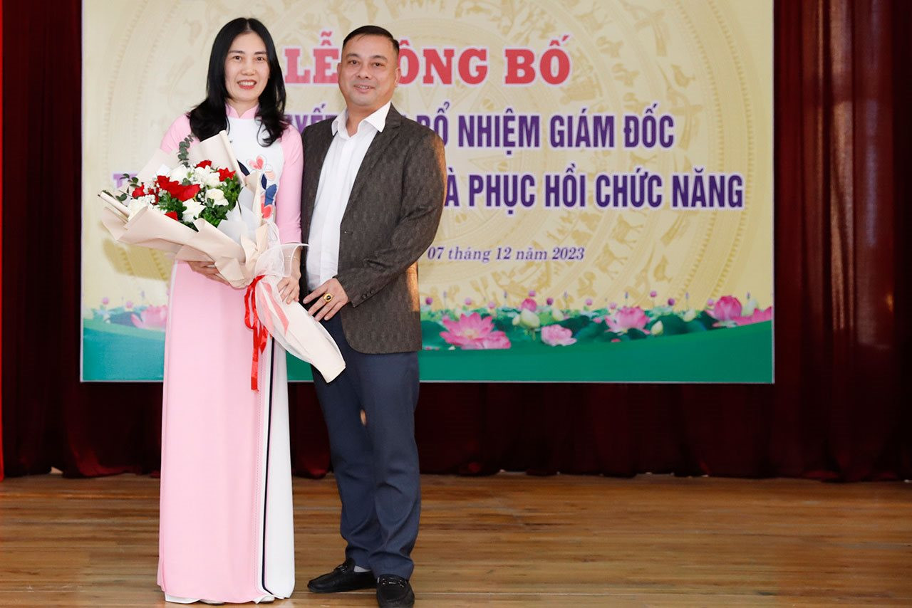 Bộ trưởng Đặng Quốc Khánh trao Quyết định bổ nhiệm Giám đốc Trung tâm Điều dưỡng và Phục hồi chức năng, Bộ Tài nguyên và Môi trường