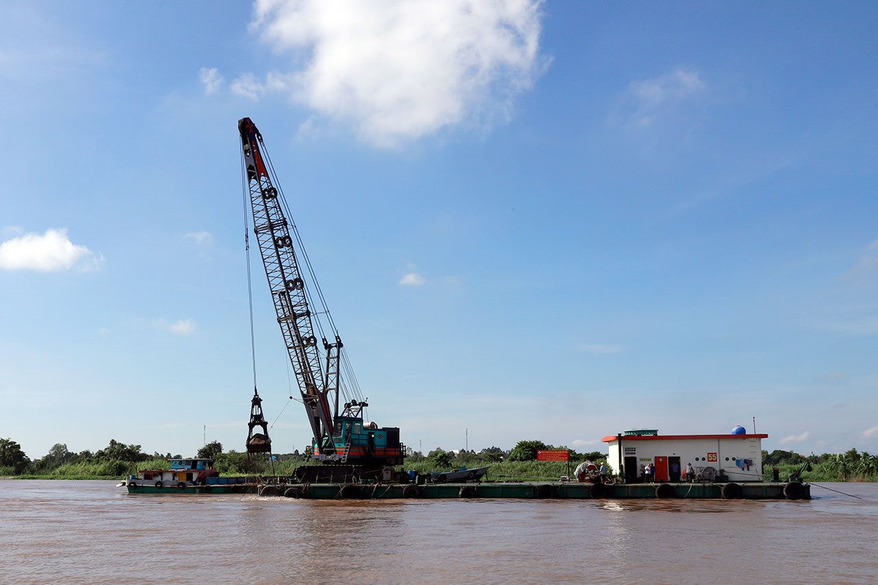 Đoàn công tác của Bộ trưởng Bộ TN&MT Đặng Quốc Khánh: Khảo sát, gỡ vướng cho An Giang về cung cấp cát san lấp công trình trọng điểm