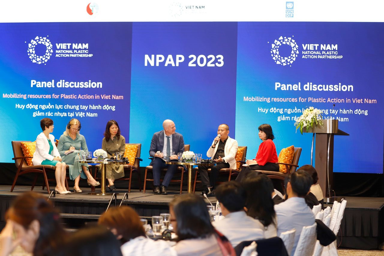 Tạo động lực giảm thiểu ô nhiễm nhựa tại Việt Nam vào năm 2025