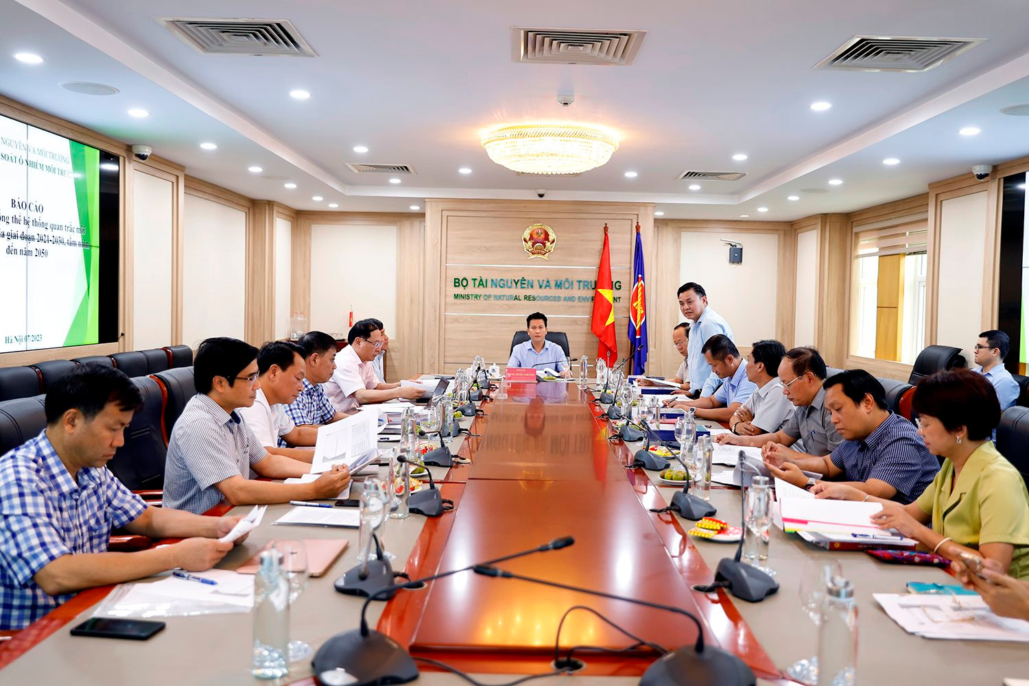 Lãnh đạo Bộ Tài nguyên và Môi trường nghe báo cáo xây dựng Quy hoạch tổng thể quan trắc môi trường quốc gia giai đoạn 2021-2030, tầm nhìn 2050