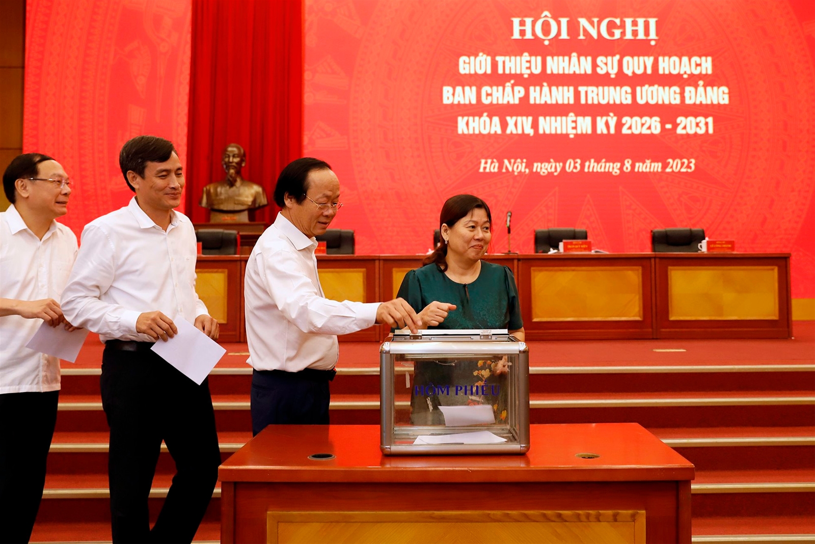 Bộ trưởng Bộ TN&MT Đặng Quốc Khánh chủ trì Hội nghị giới thiệu nhân sự Quy hoạch BCH Trung ương Đảng khóa XIV 