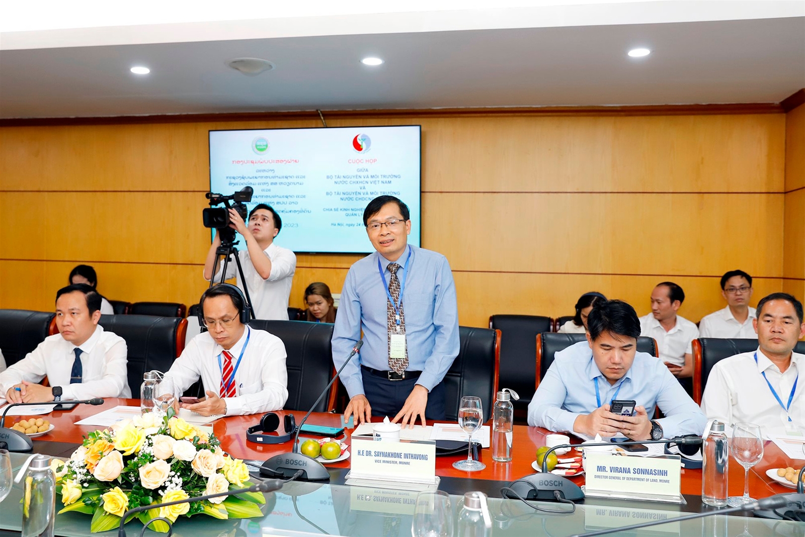 Bộ TN&MT Việt Nam và Bộ TN&MT Lào chia sẻ kinh nghiệm quản lý đất đai