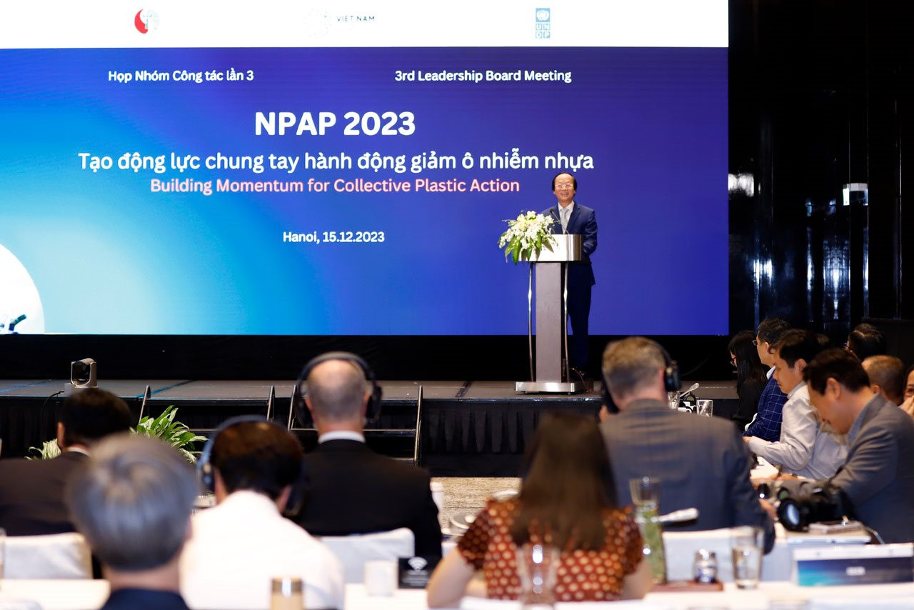 Tạo động lực giảm thiểu ô nhiễm nhựa tại Việt Nam vào năm 2025