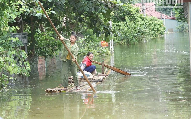 Phó Thủ tướng Lê Thành Long kiểm tra vùng ngập lũ Sơn La