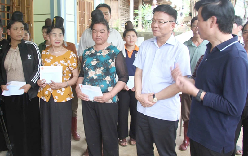 Phó Thủ tướng Lê Thành Long kiểm tra vùng ngập lũ Sơn La