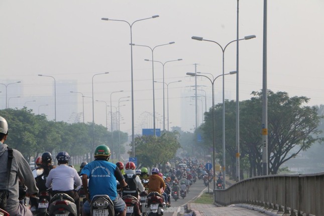 TPHCM se lạnh, sương mù dày đặc vào buổi sáng