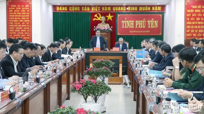 Thủ tướng Phạm Minh Chính làm việc với Ban Thường vụ tỉnh ủy Phú Yên