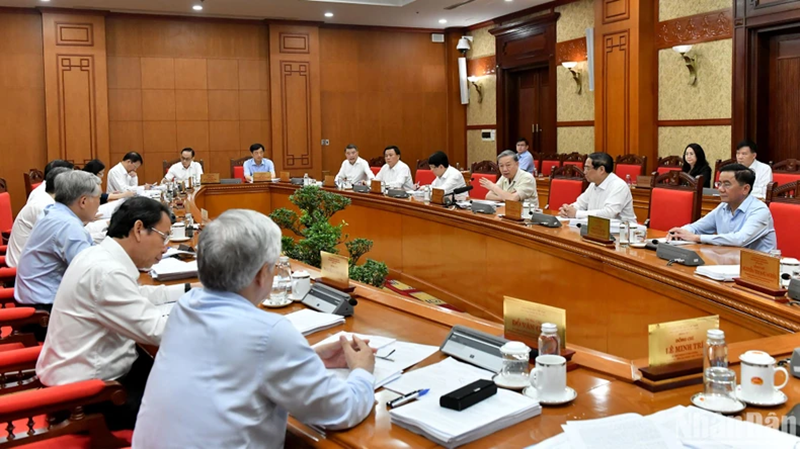 Tập trung công sức, trí tuệ hoàn thiện văn kiện quan trọng của Đại hội XIV