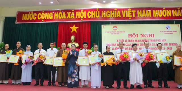 Bình Định: Hội nghị ký kết các tôn giáo tham gia bảo vệ môi trường và ứng phó với biến đổi khí hậu