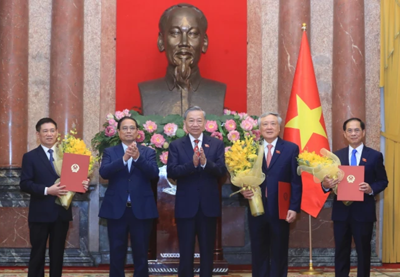 Tổng Bí thư, Chủ tịch nước Tô Lâm trao quyết định bổ nhiệm Phó Thủ tướng và Bộ trưởng