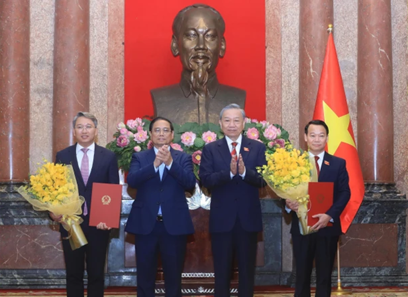 Tổng Bí thư, Chủ tịch nước Tô Lâm trao quyết định bổ nhiệm Phó Thủ tướng và Bộ trưởng