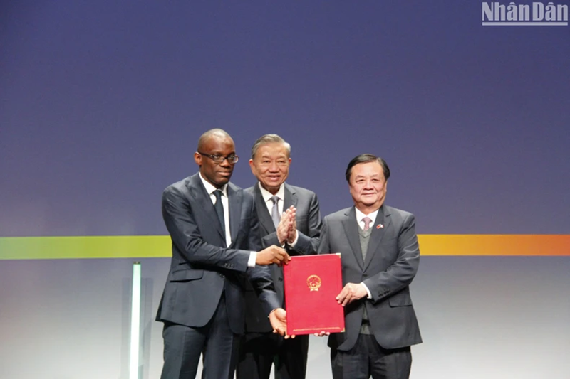 Tổng Bí thư, Chủ tịch nước Tô Lâm: Việt Nam đang tạo ra một môi trường đầu tư kinh doanh thuận lợi, nhiều chính sách ưu đãi hấp dẫn