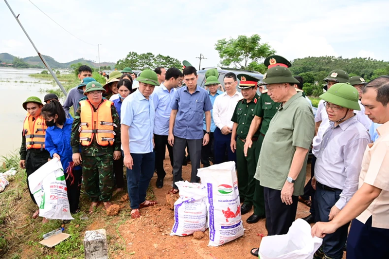 Tổng Bí thư, Chủ tịch nước Tô Lâm kiểm tra công tác phòng, chống lụt bão tại Tuyên Quang