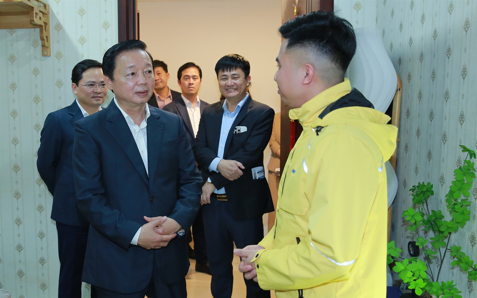 Tiếp tục quan tâm, cải thiện, nâng cao đời sống người lao động, công nhân