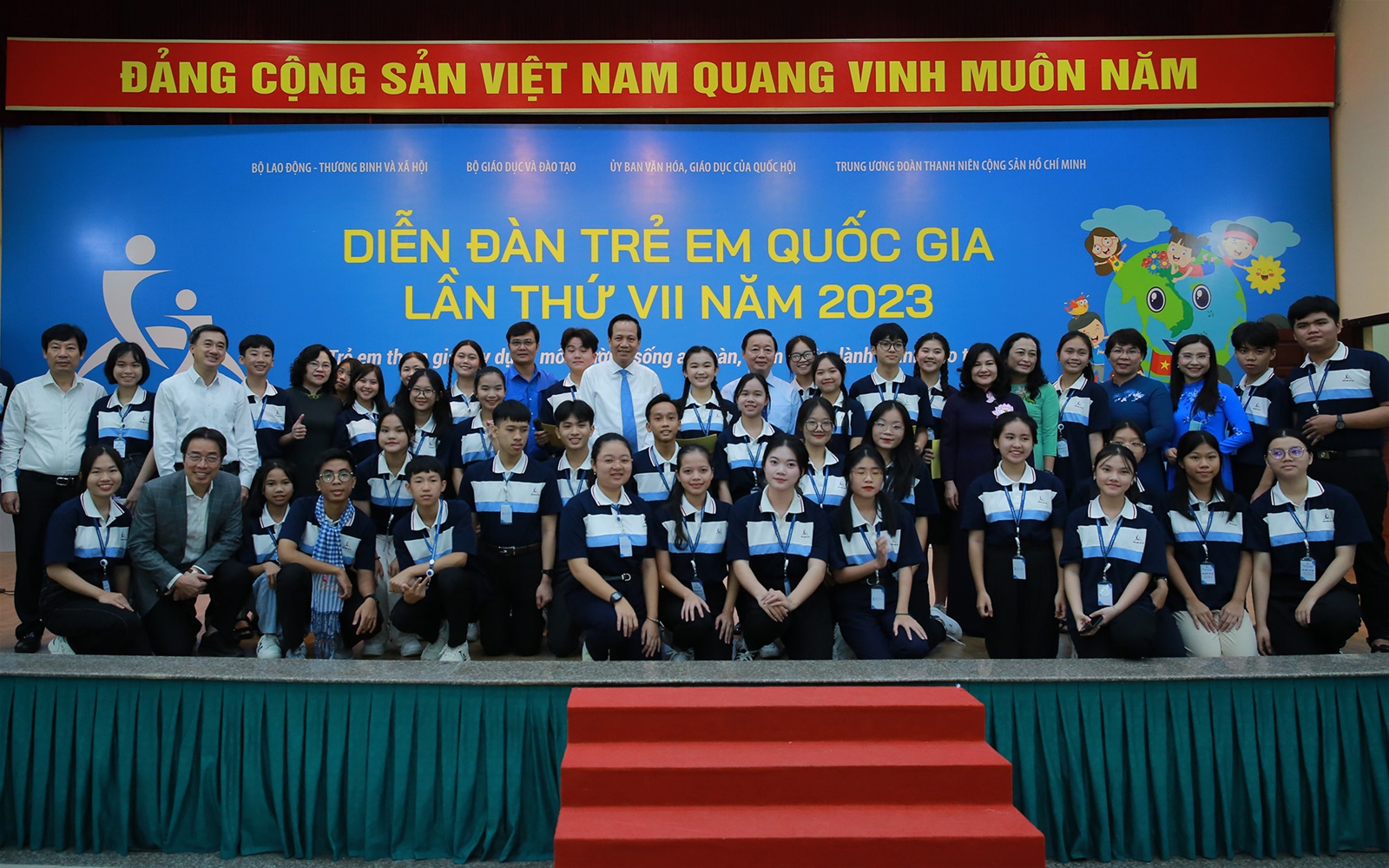 Lắng nghe trẻ em bằng trái tim và sự thấu hiểu