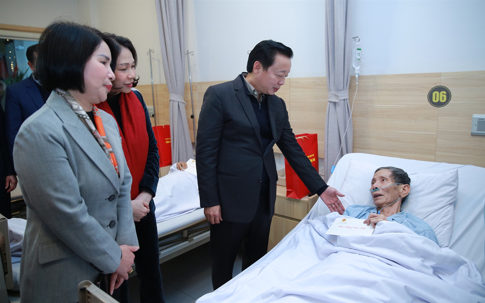 Phó Thủ tướng Trần Hồng Hà thăm, chúc Tết một số đơn vị ở Hà Nội