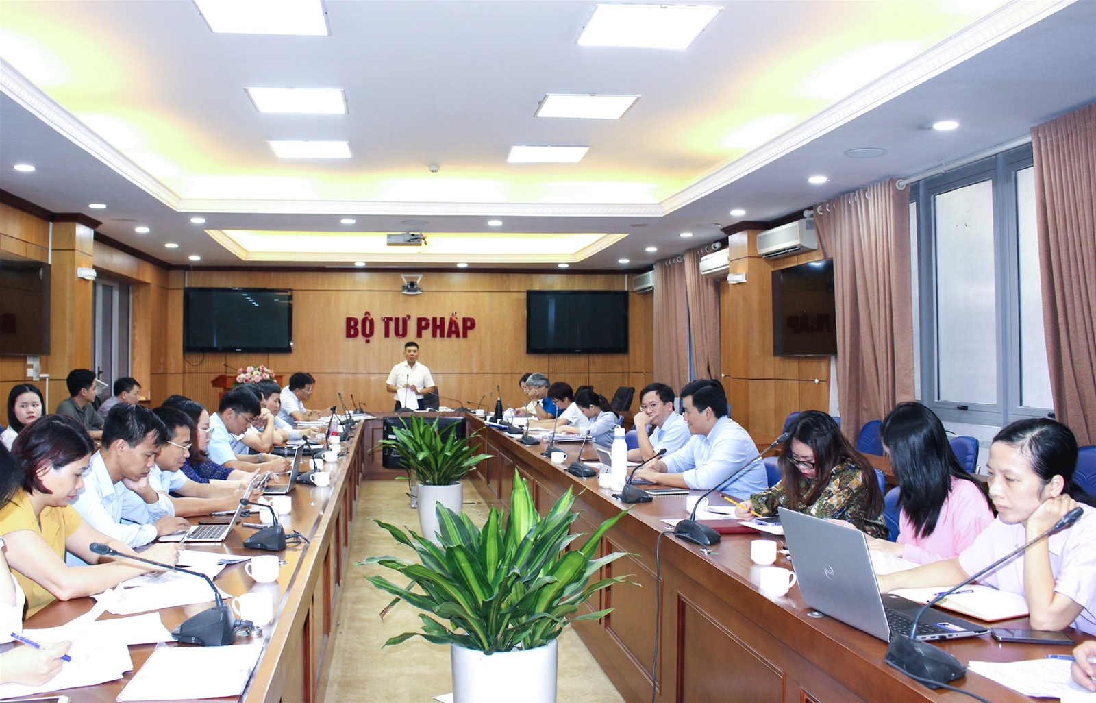 Thẩm định dự thảo Nghị định xử phạt vi phạm hành chính trong lĩnh vực tài nguyên nước
