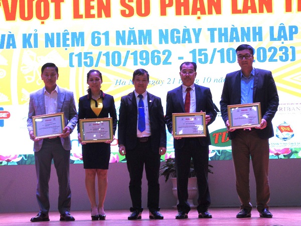 Trao giải cuộc thi viết 'Vượt lên số phận' lần VI và kỷ niệm 61 năm thành lập Tạp chí Thanh niên