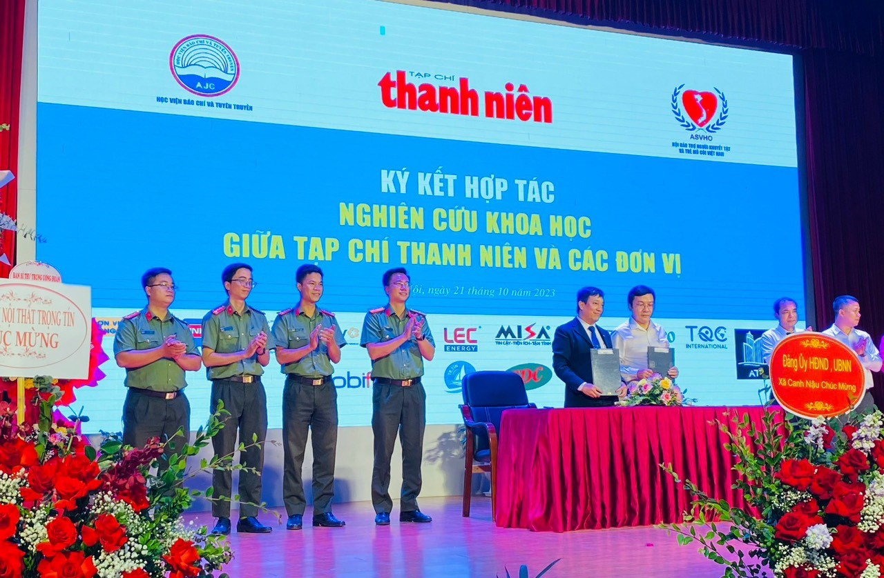 Trao giải cuộc thi viết 'Vượt lên số phận' lần VI và kỷ niệm 61 năm thành lập Tạp chí Thanh niên