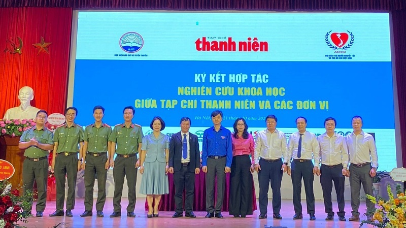 Trao giải cuộc thi viết 'Vượt lên số phận' lần VI và kỷ niệm 61 năm thành lập Tạp chí Thanh niên