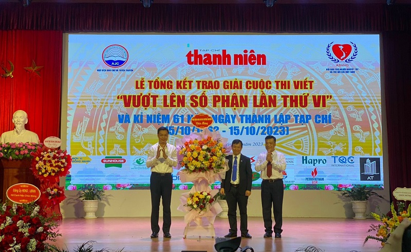 Trao giải cuộc thi viết 'Vượt lên số phận' lần VI và kỷ niệm 61 năm thành lập Tạp chí Thanh niên