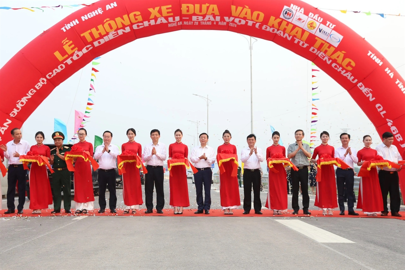 Khánh thành thêm 2 dự án huyết mạch, cả nước có hơn 2.000 km cao tốc