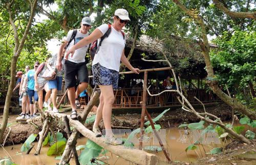 Phát triển “du lịch xanh” và bền vững