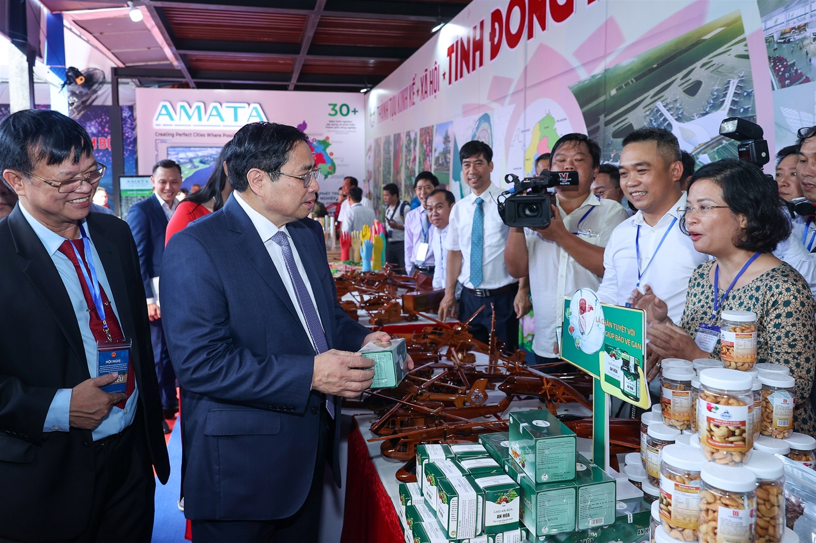 Thủ tướng chủ trì Hội nghị về phát triển vùng Đông Nam Bộ và xúc tiến đầu tư vùng