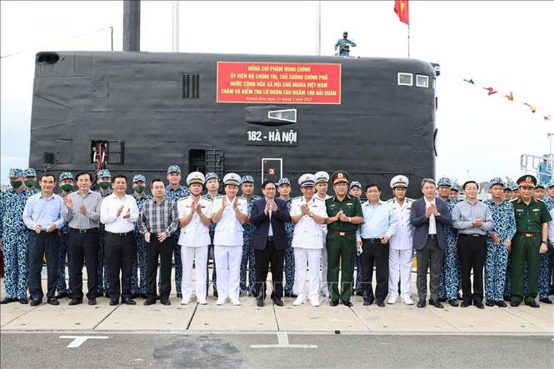 Thủ tướng Phạm Minh Chính dâng hương tưởng niệm các liệt sĩ Gạc Ma
