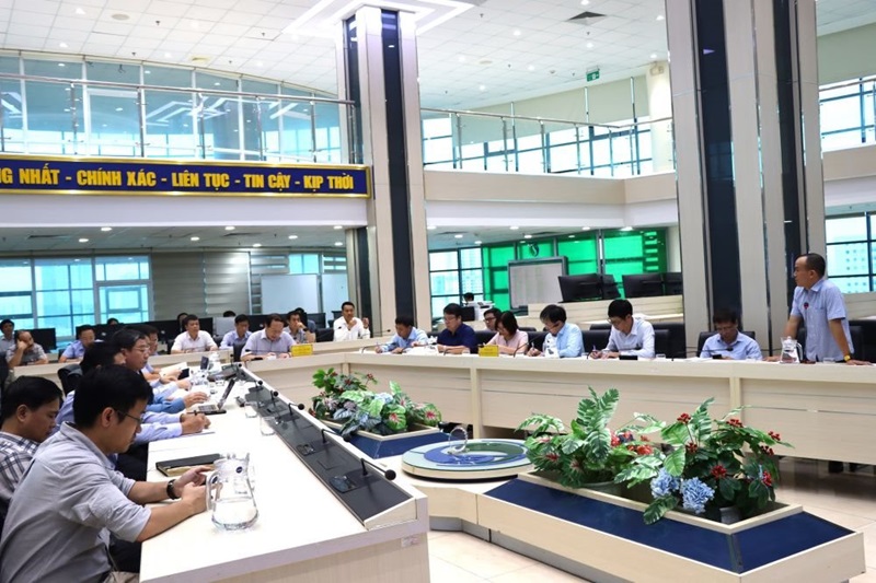 Tiếp tục theo dõi sát diễn biến mưa lũ, mực nước các hồ chứa, cập nhật thông tin liên tục
