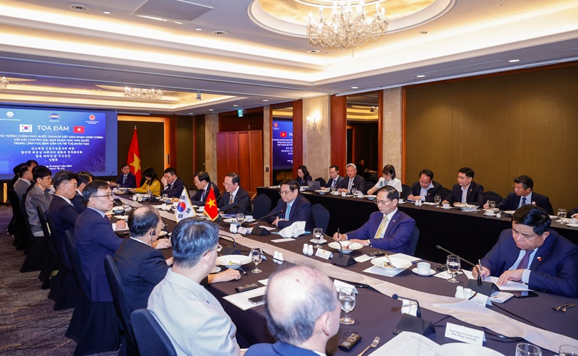 Thủ tướng dự tọa đàm với chuyên gia, nhà khoa học bán dẫn, trí tuệ nhân tạo của Hàn Quốc