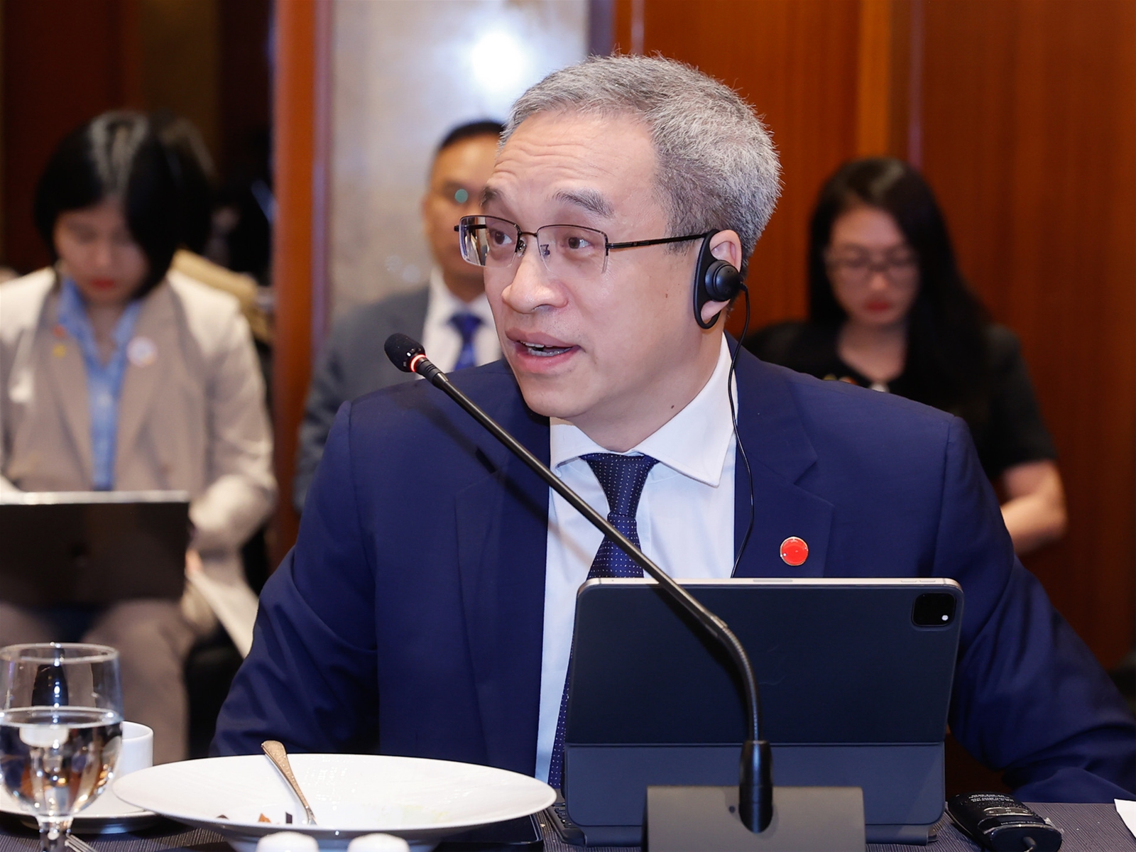 Thủ tướng dự tọa đàm với chuyên gia, nhà khoa học bán dẫn, trí tuệ nhân tạo của Hàn Quốc