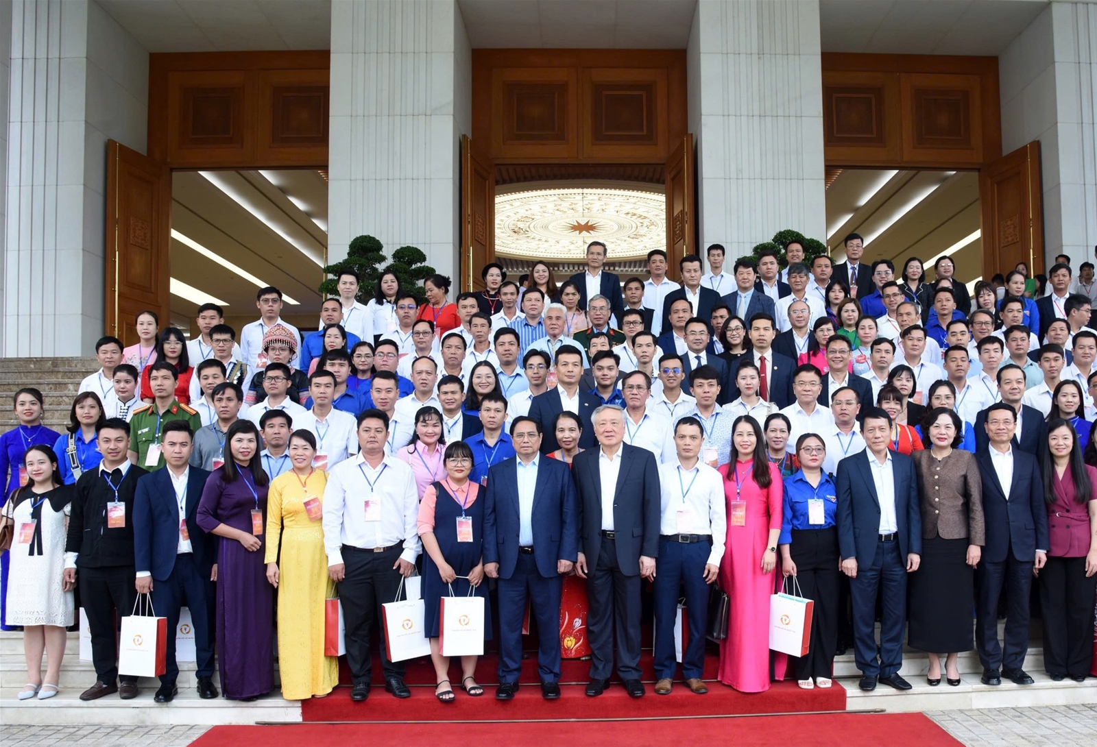 Thủ tướng: Đẩy mạnh 3 đột phá chiến lược số, thực hiện mục tiêu kép về chuyển đổi số