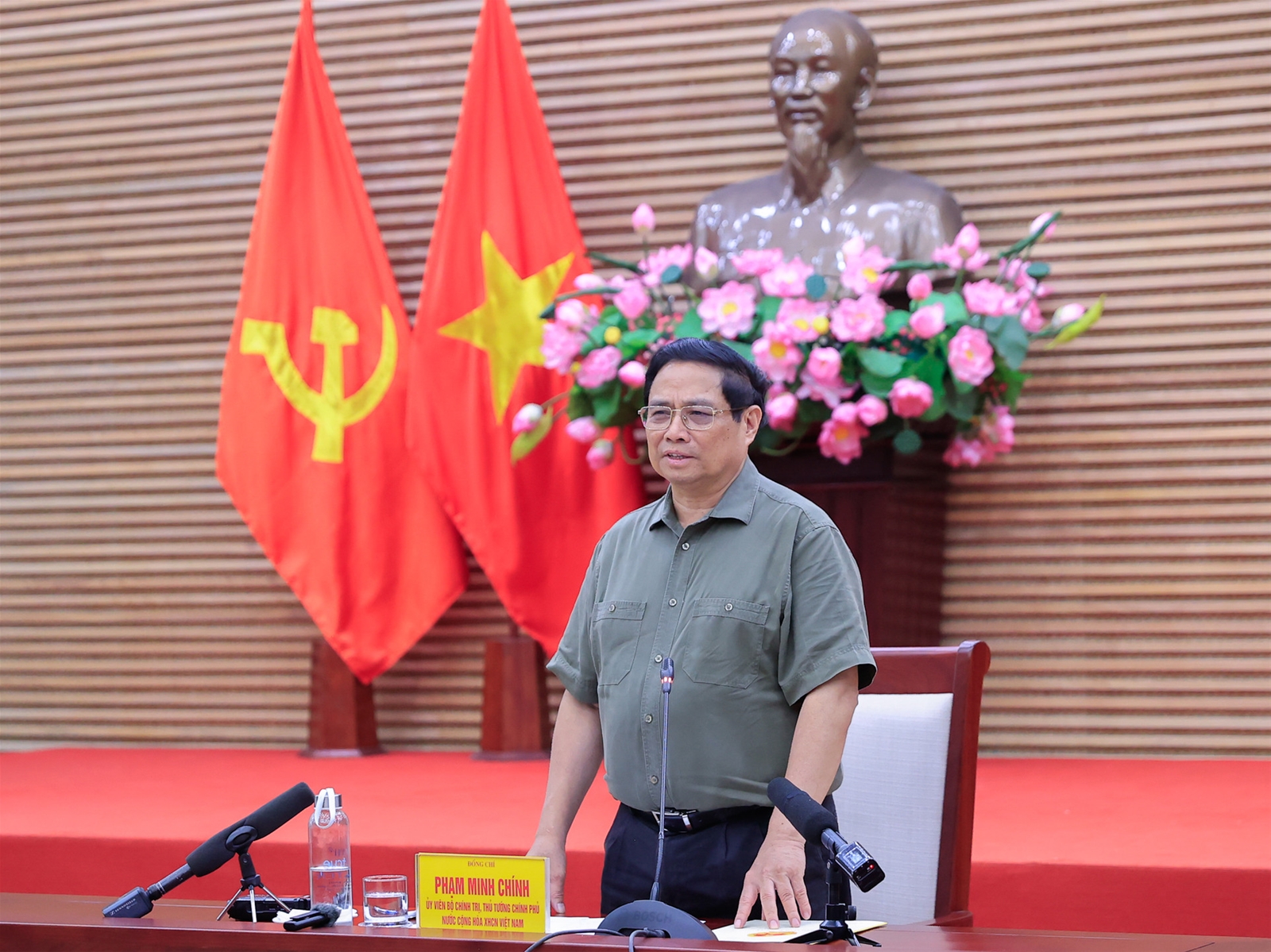 Thủ tướng yêu cầu thi đua 'nước rút, thần tốc' để hoàn thành đường dây 500 kV mạch 3