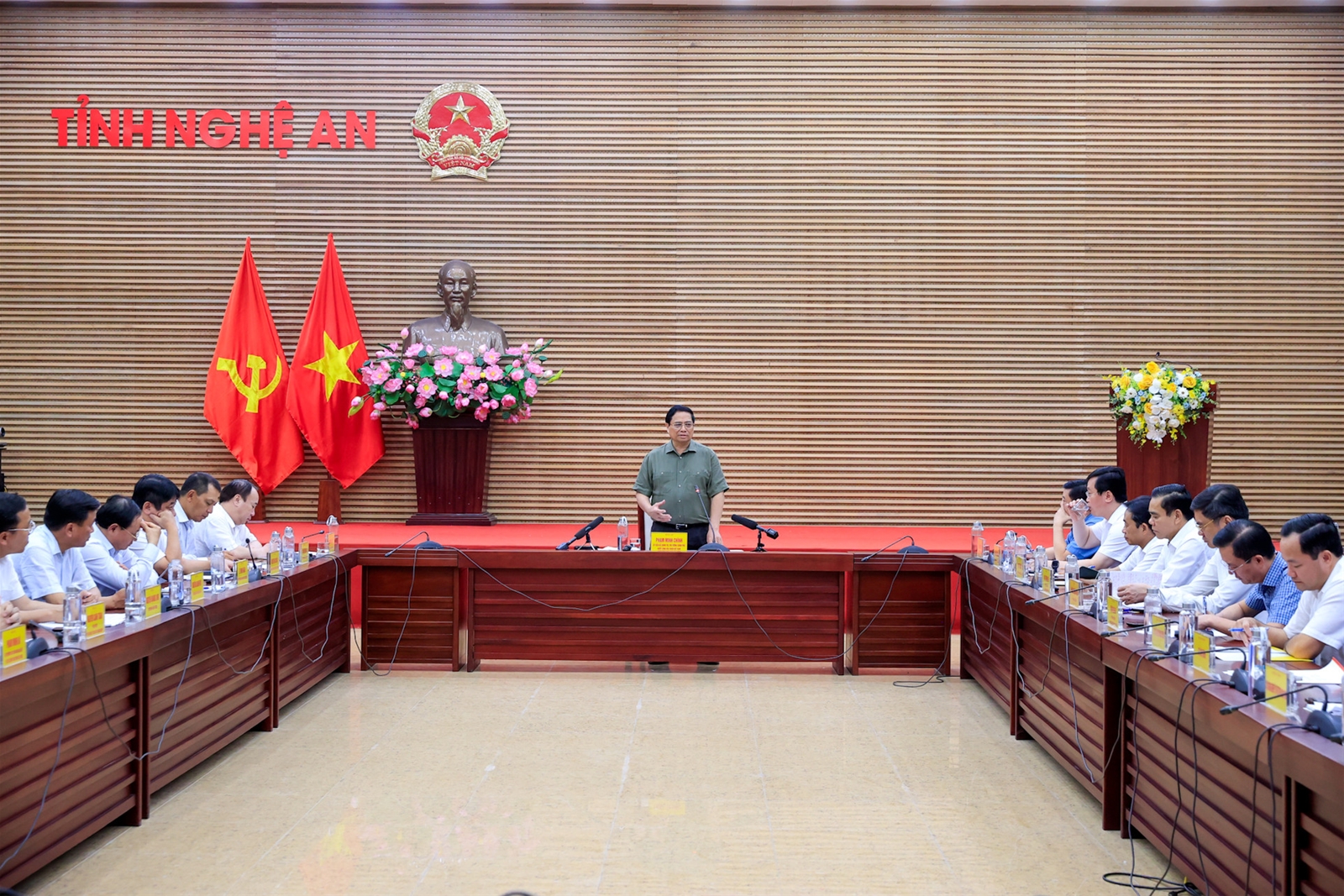 Thủ tướng yêu cầu thi đua 'nước rút, thần tốc' để hoàn thành đường dây 500 kV mạch 3