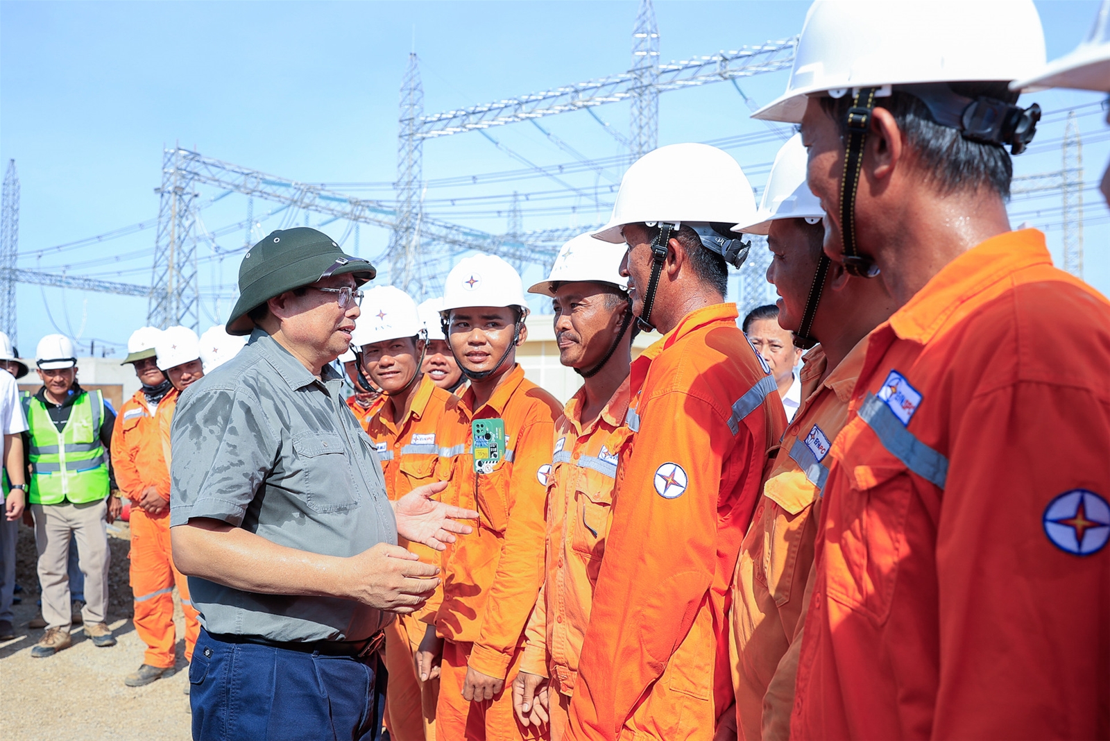 Thủ tướng kiểm tra, động viên, đôn đốc dự án đường dây 500 kV mạch 3