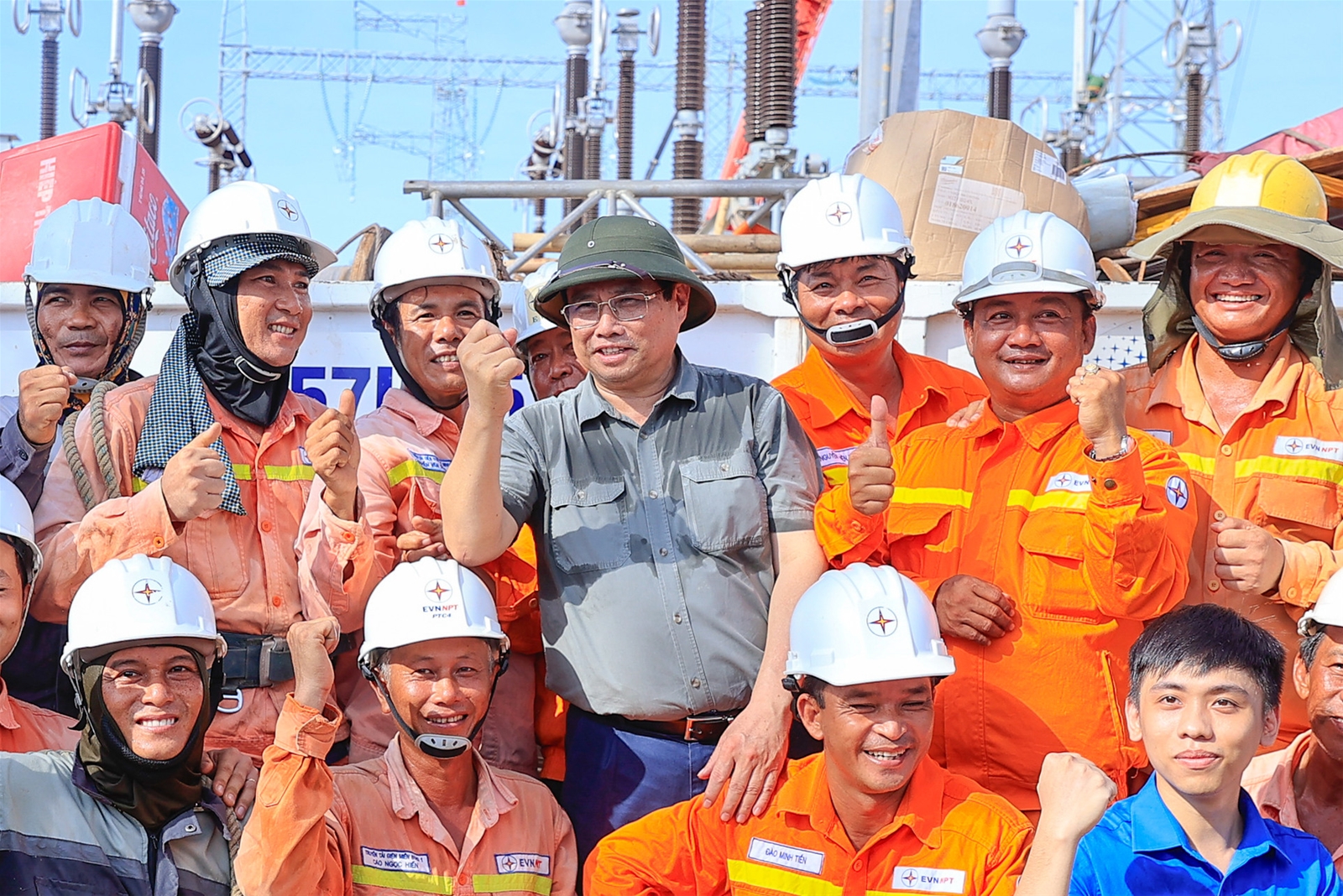 Thủ tướng kiểm tra, động viên, đôn đốc dự án đường dây 500 kV mạch 3