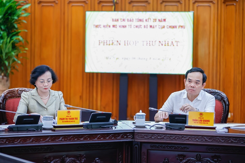 Thủ tướng Phạm Minh Chính: Đẩy mạnh phân cấp, phân quyền và cắt giảm thủ tục hành chính