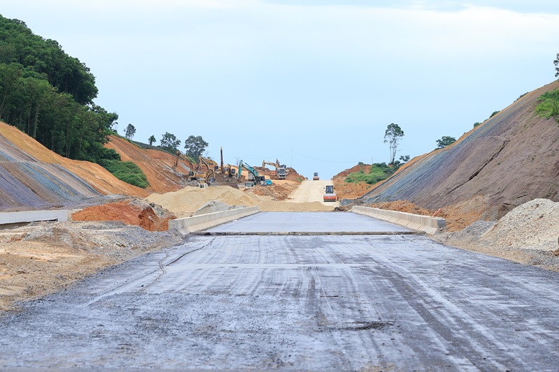 Thủ tướng Phạm Minh Chính khảo sát một số cơ sở, công trình trọng điểm tại Ninh Bình