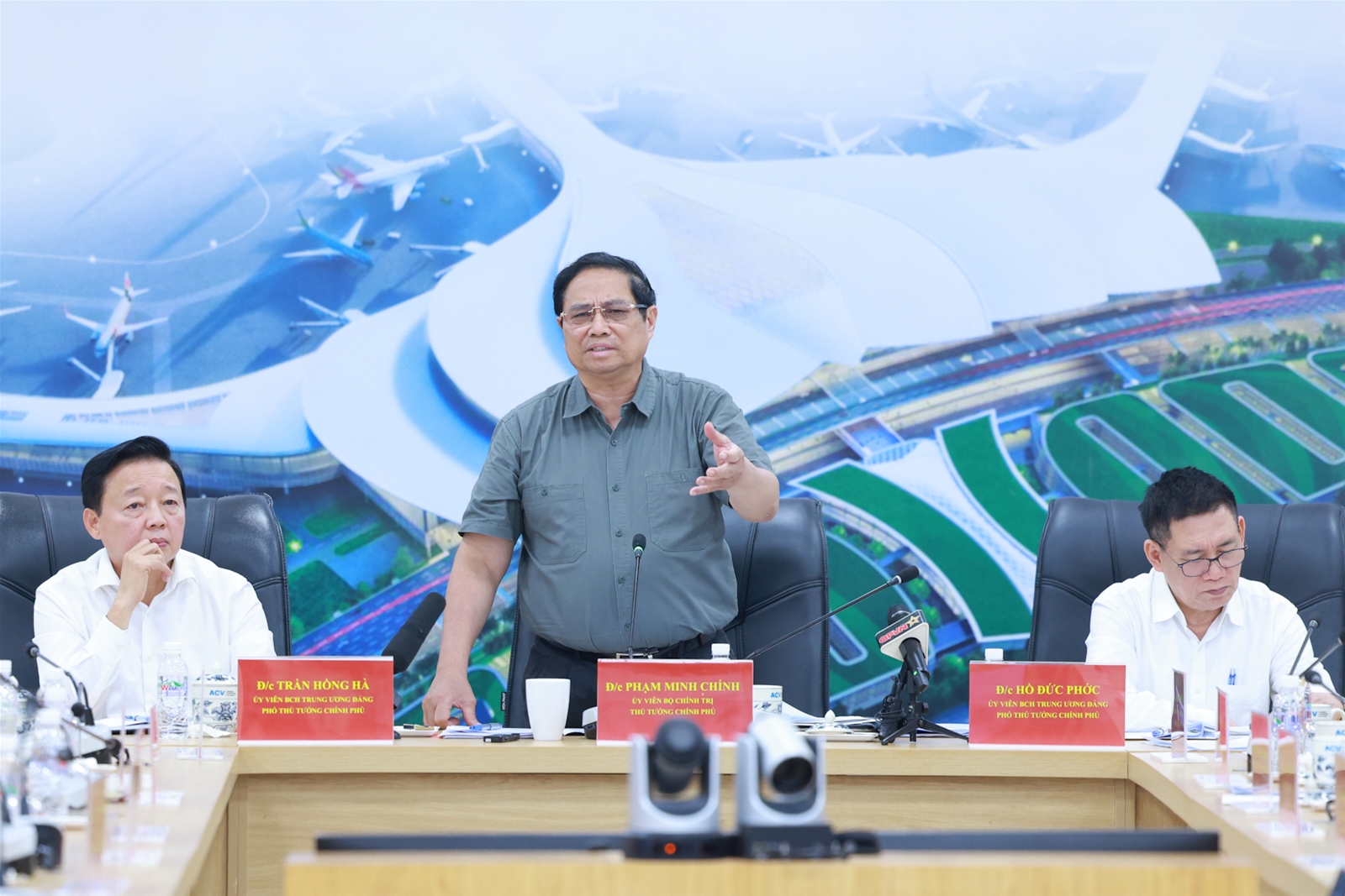 Thủ tướng: Sân bay Long Thành phải hoàn thành trong năm 2025, không thể chậm hơn