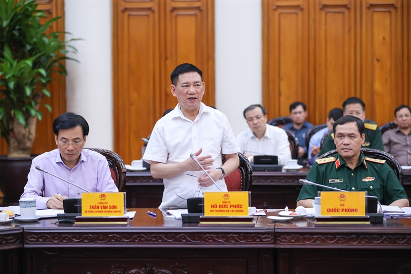 Thủ tướng: Khơi thông mọi nguồn lực, lấy đầu tư công dẫn dắt, kích hoạt đầu tư