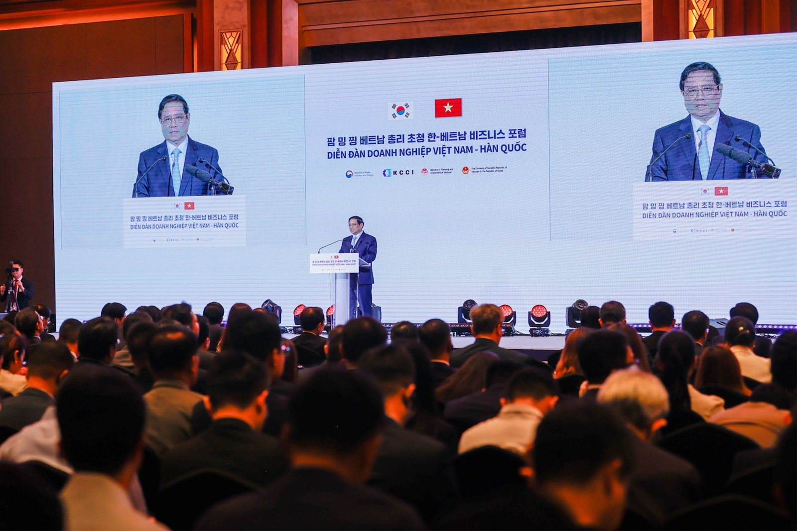 Thủ tướng: Các nhà đầu tư Hàn Quốc có thể yên tâm đầu tư lâu dài, ổn định, an toàn tại Việt Nam