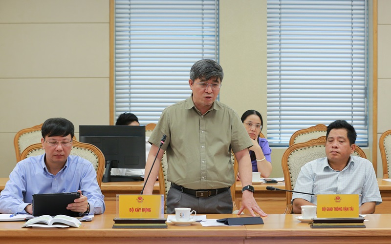 Các chính sách hỗ trợ phải giúp người nông dân 'đứng vững' trước rủi ro