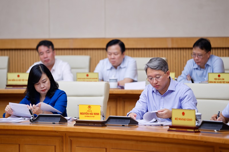 Thủ tướng chủ trì phiên họp Chính phủ chuyên đề pháp luật thứ hai trong tháng