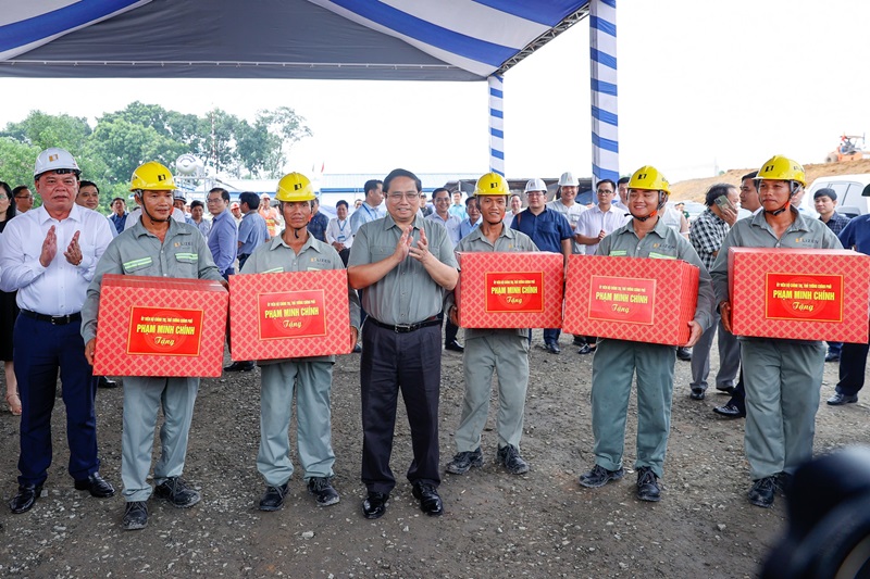 Thủ tướng: Đẩy nhanh tiến độ, cơ bản hoàn thành sân bay Long Thành vào cuối năm 2025