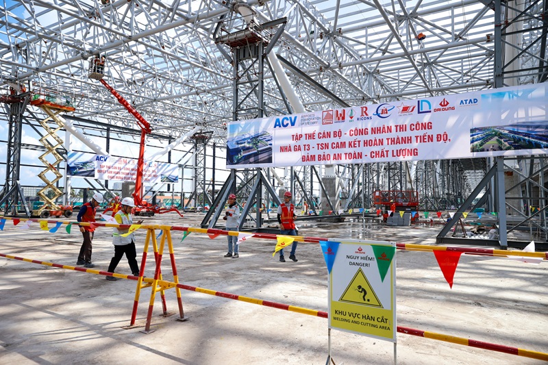 Thủ tướng kiểm tra, đốc thúc hoàn thành nhà ga T3 Tân Sơn Nhất vào 30/4/2025