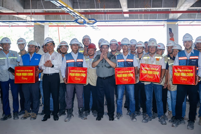 Thủ tướng kiểm tra, đốc thúc hoàn thành nhà ga T3 Tân Sơn Nhất vào 30/4/2025