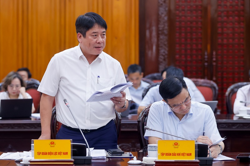 Thủ tướng: Dứt khoát không để thiếu điện năm 2025 trong bất cứ hoàn cảnh nào